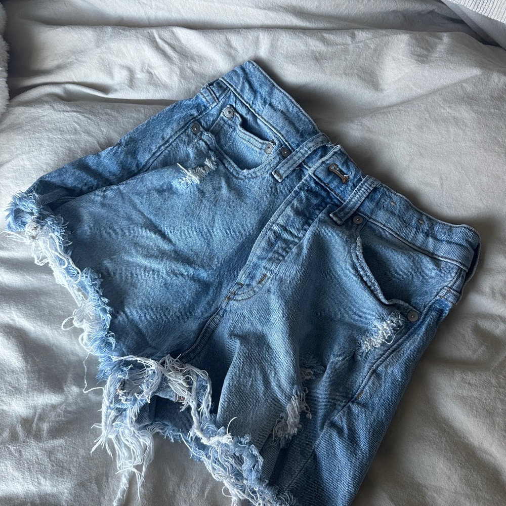 Madewell the perfect Jean short size 26